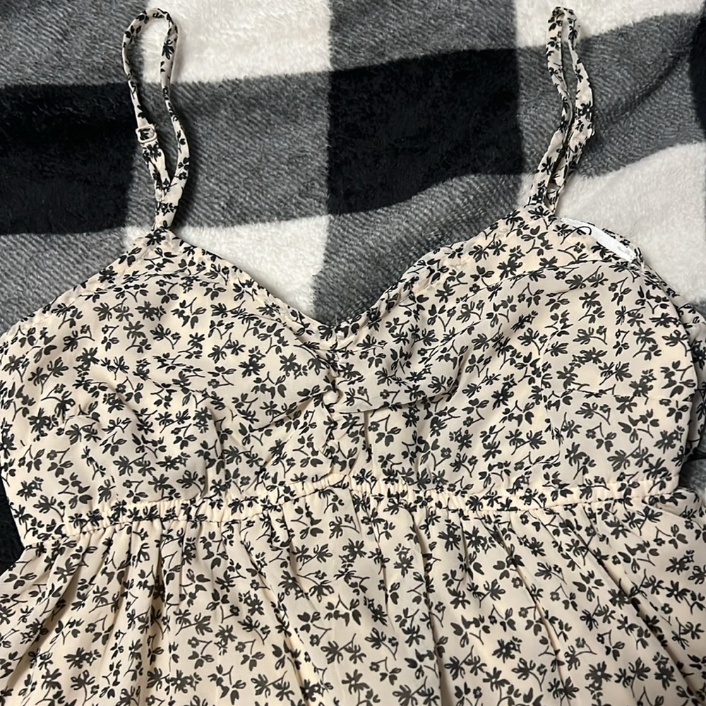 Japna Spaghetti Strap Tie Back Blouse. Size Small. Cream/Tan and Black floral - Picture 2 of 12
